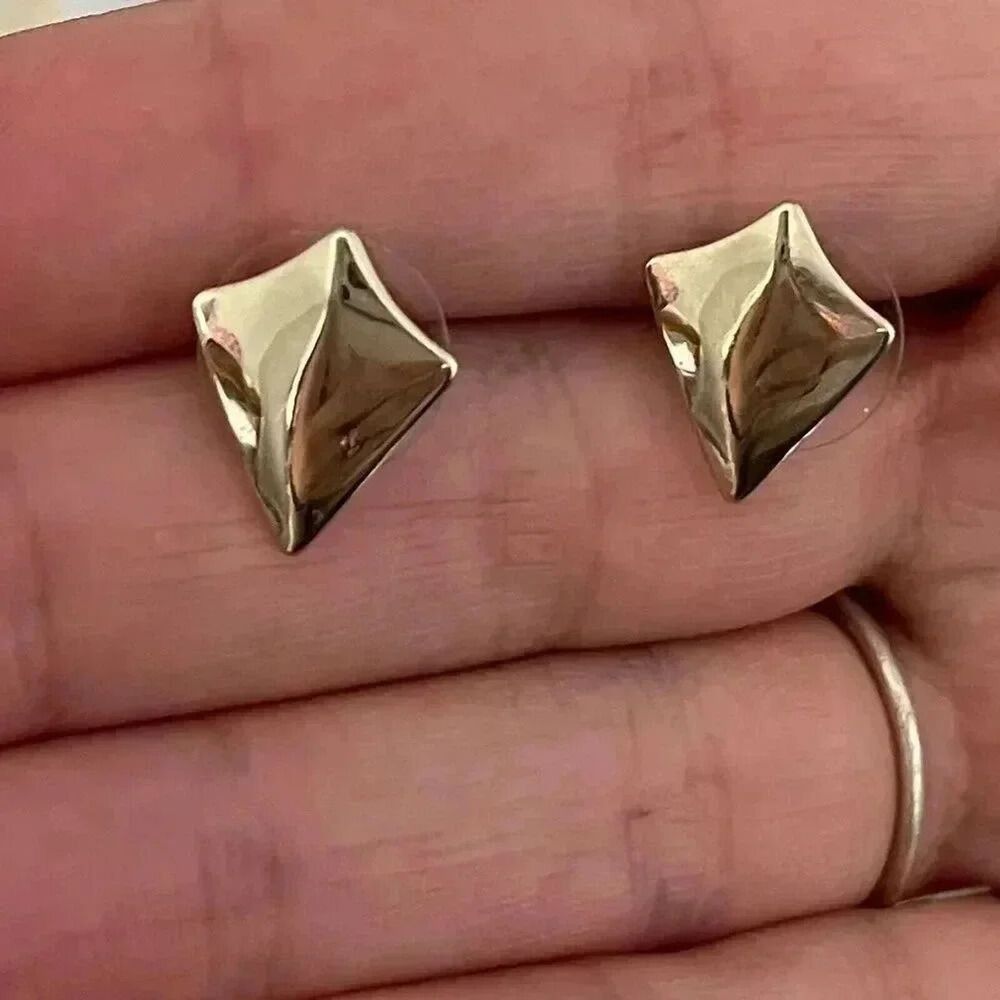 10k gold plated shield stud earrings
